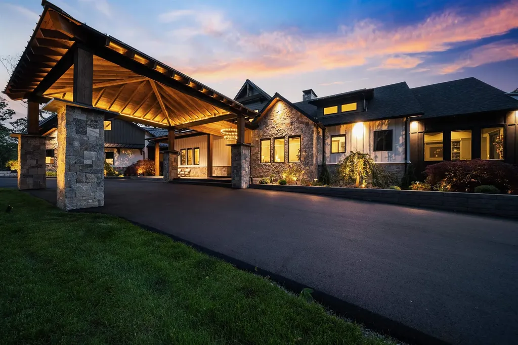 100 Knotty Way Belmont NH 03220