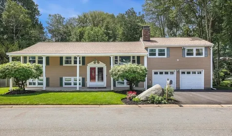 55 Robinhood Road Nashua NH 03062