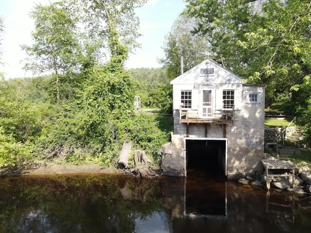 Penacook Road Hopkinton NH 03229