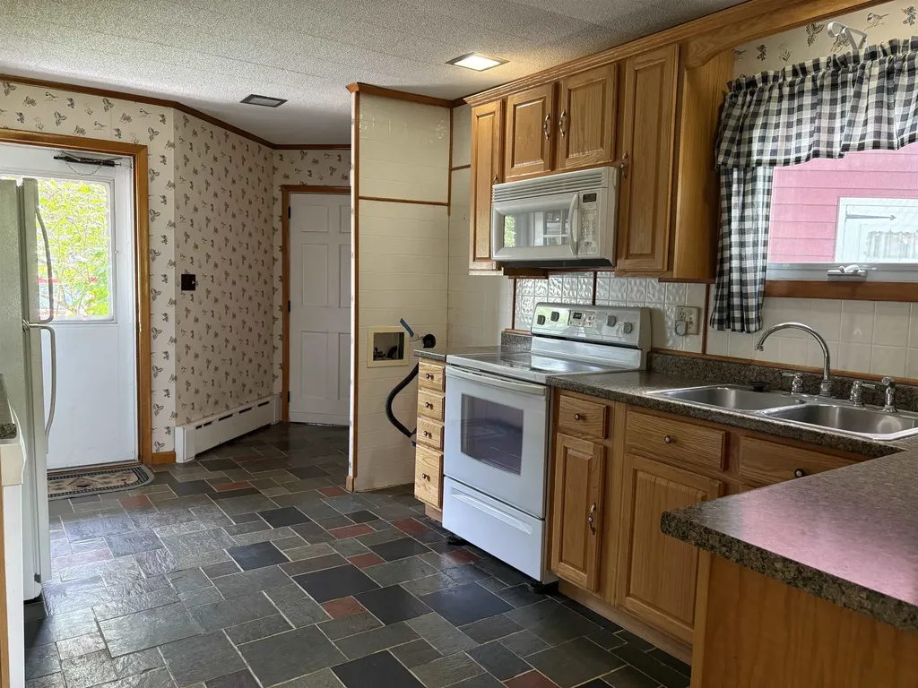 822 Center Street Lyndon VT 05851