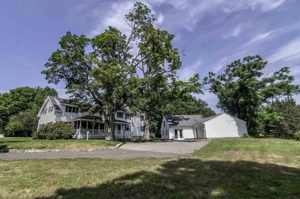 153 North Road Brentwood NH 03833