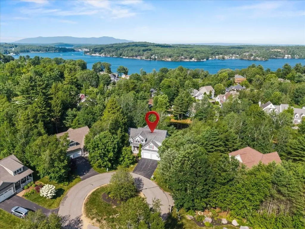 23 Surrey Lane Laconia NH 03246