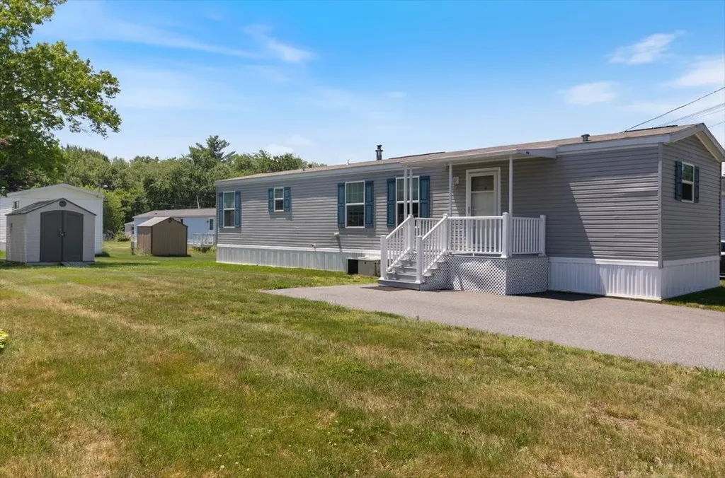 82 Caddy Drive Salem NH 03079