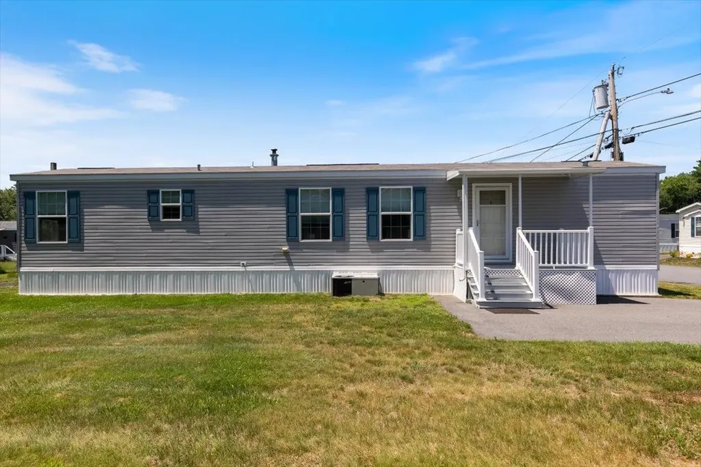 82 Caddy Drive Salem NH 03079