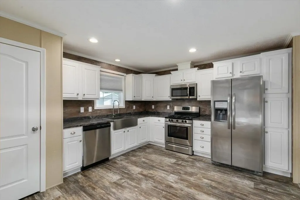 82 Caddy Drive Salem NH 03079