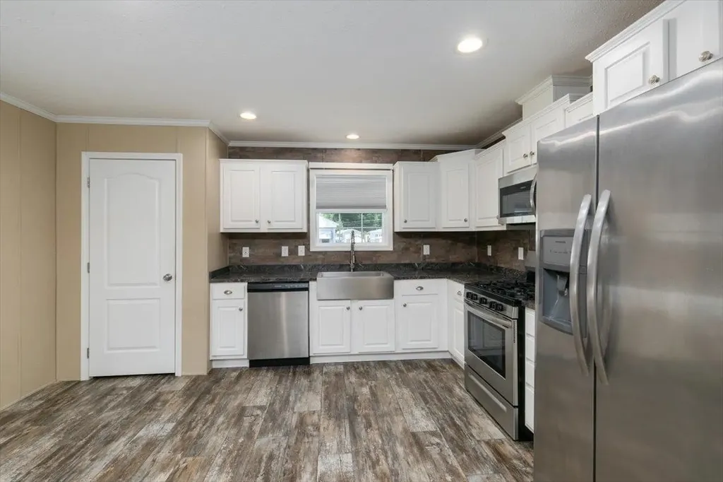 82 Caddy Drive Salem NH 03079
