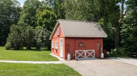 445 Canterbury Road Manchester VT 05255