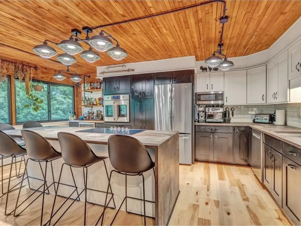 122 Redrock Drive Burlington VT 05401