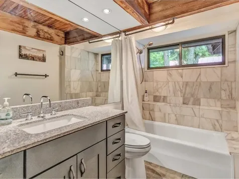 122 Redrock Drive Burlington VT 05401