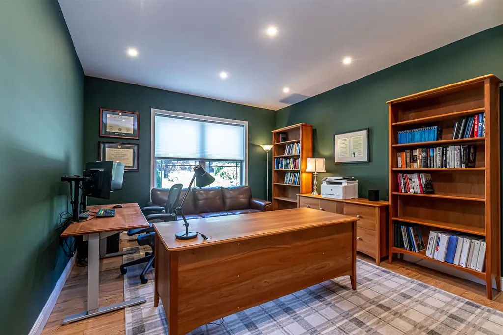 6 Anderson Way Auburn NH 03032