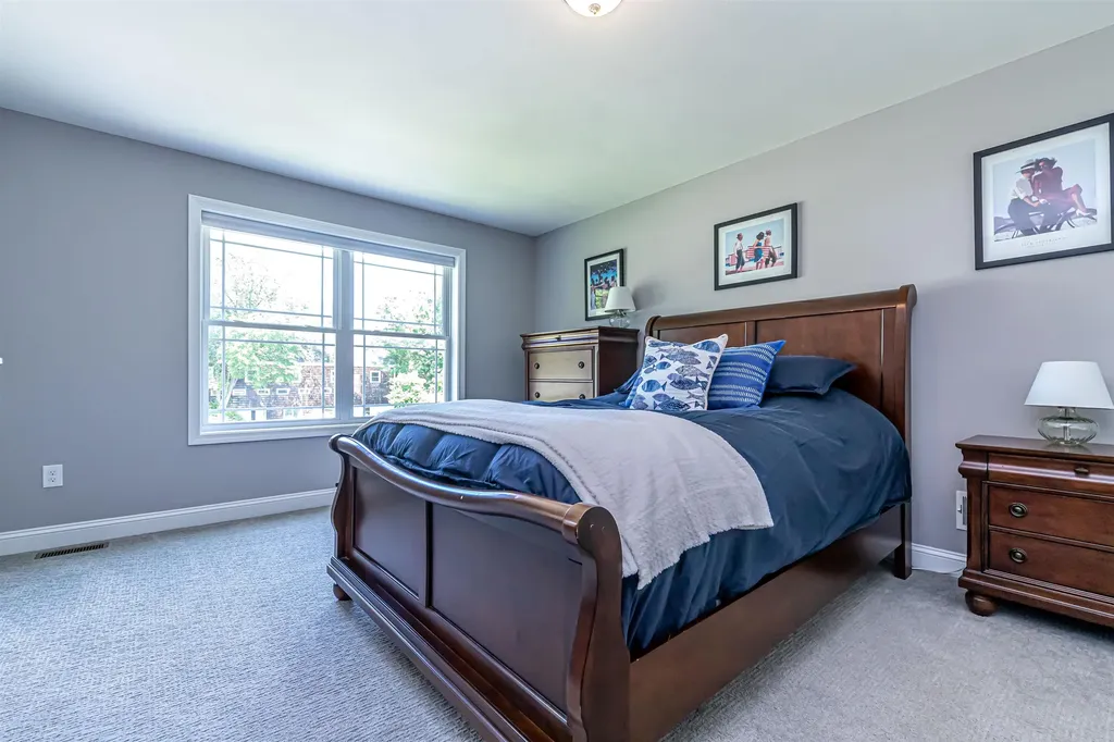 6 Anderson Way Auburn NH 03032