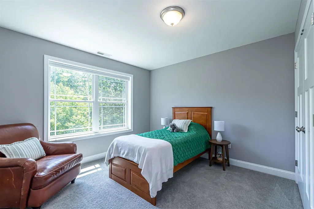 6 Anderson Way Auburn NH 03032
