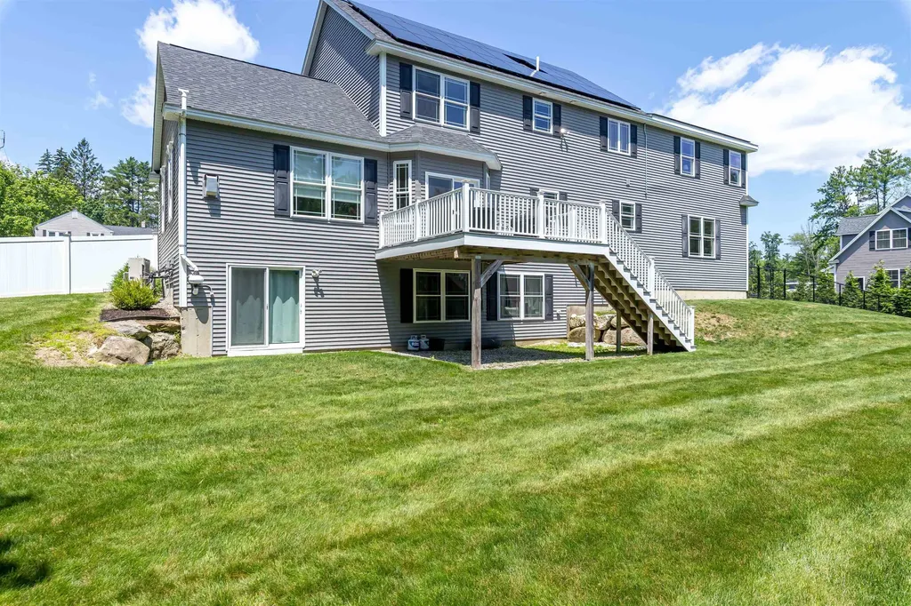 6 Anderson Way Auburn NH 03032