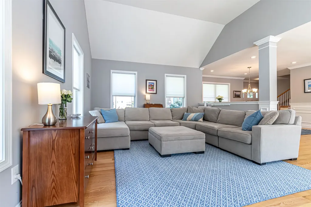 6 Anderson Way Auburn NH 03032