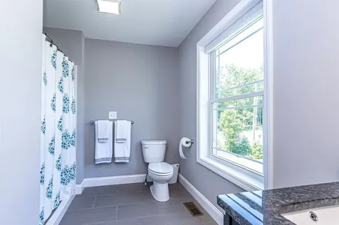 6 Anderson Way Auburn NH 03032