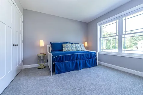 6 Anderson Way Auburn NH 03032