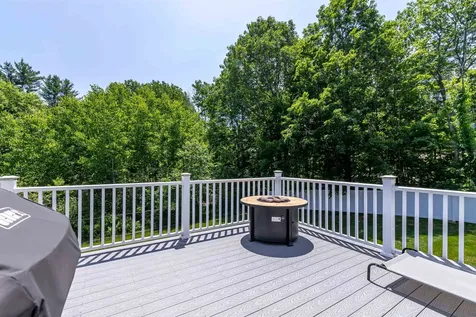6 Anderson Way Auburn NH 03032