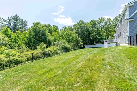 6 Anderson Way Auburn NH 03032
