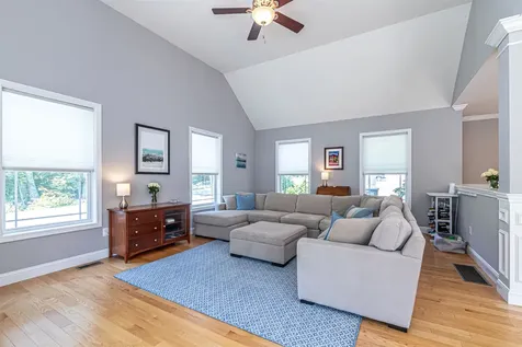 6 Anderson Way Auburn NH 03032