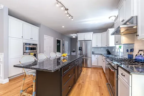 6 Anderson Way Auburn NH 03032