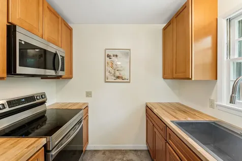 41 Foster Road Essex VT 05452
