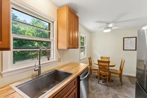 41 Foster Road Essex VT 05452