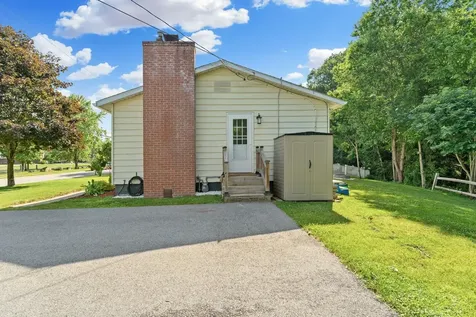 41 Foster Road Essex VT 05452