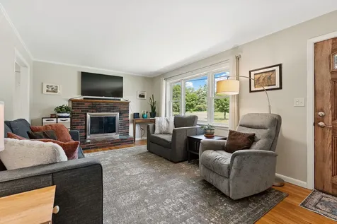 41 Foster Road Essex VT 05452