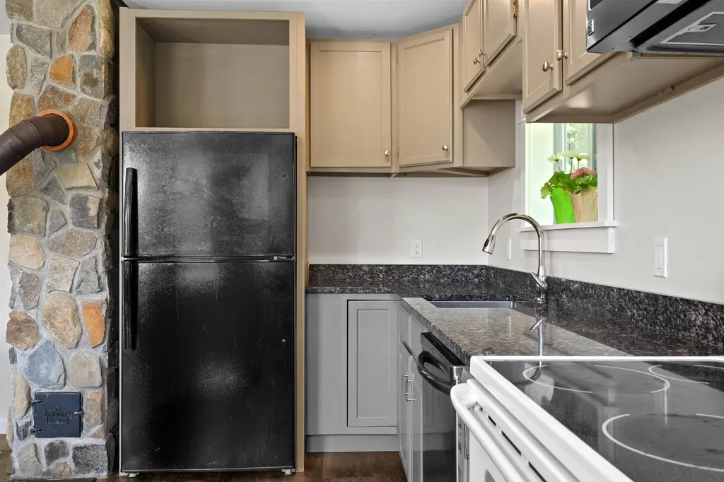 641 Route 123 N Stoddard NH 03464