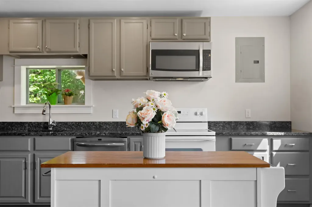 641 Route 123 N Stoddard NH 03464