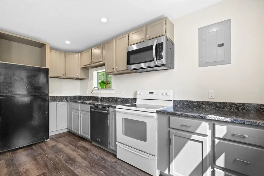 641 Route 123 N Stoddard NH 03464