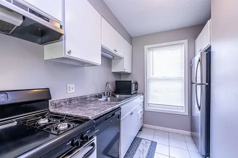 10 Merrill Place Enfield NH 03748