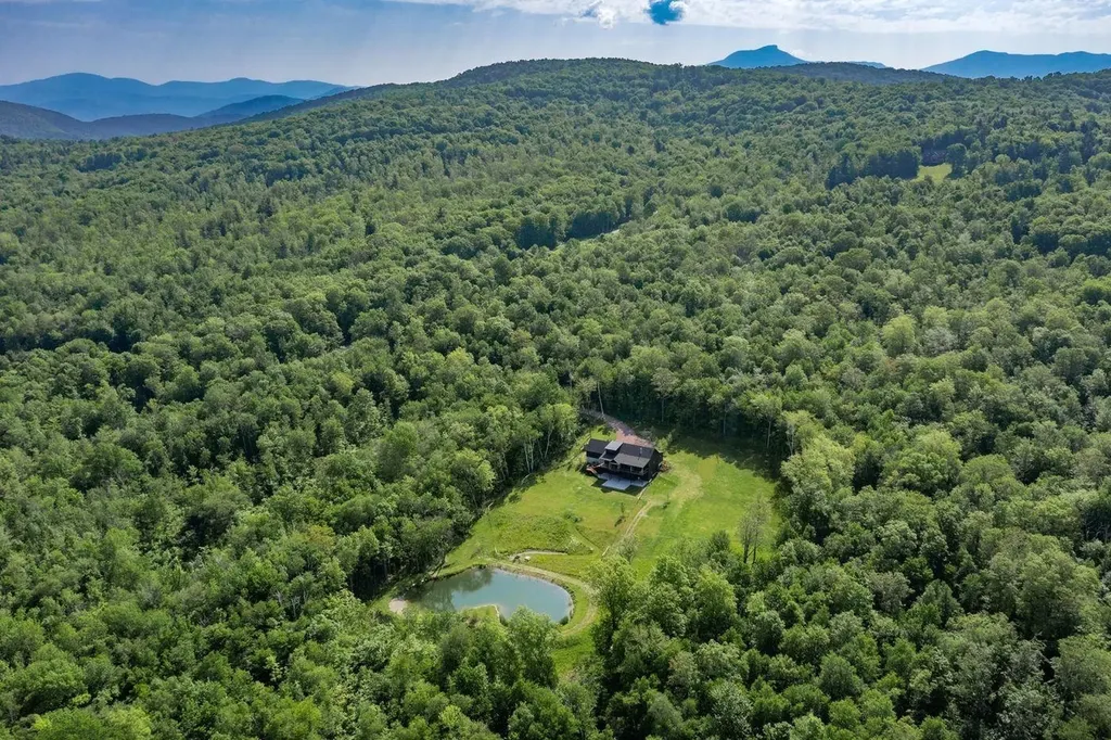 832 Lincoln Hill Road Hinesburg VT 05461-0000