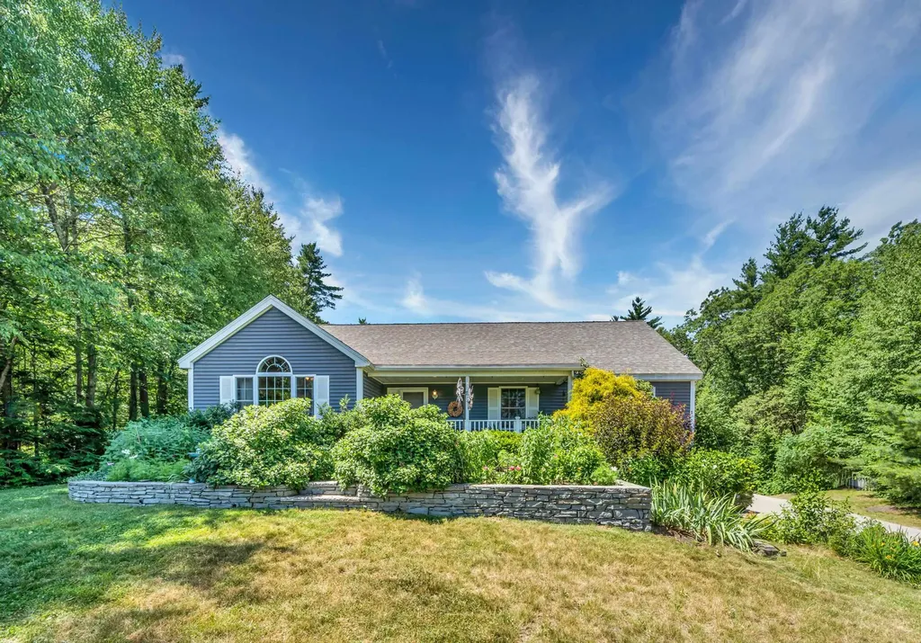 11 Rellas Ridge Kingston NH 03848
