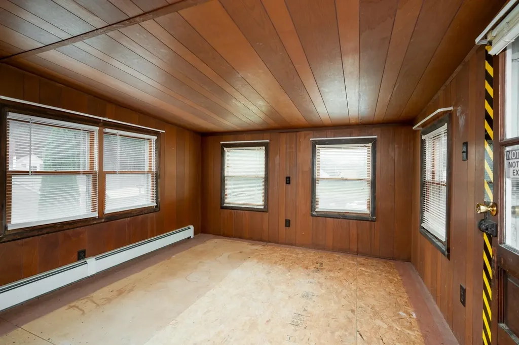 4 Sterling Road Kittery ME 03904