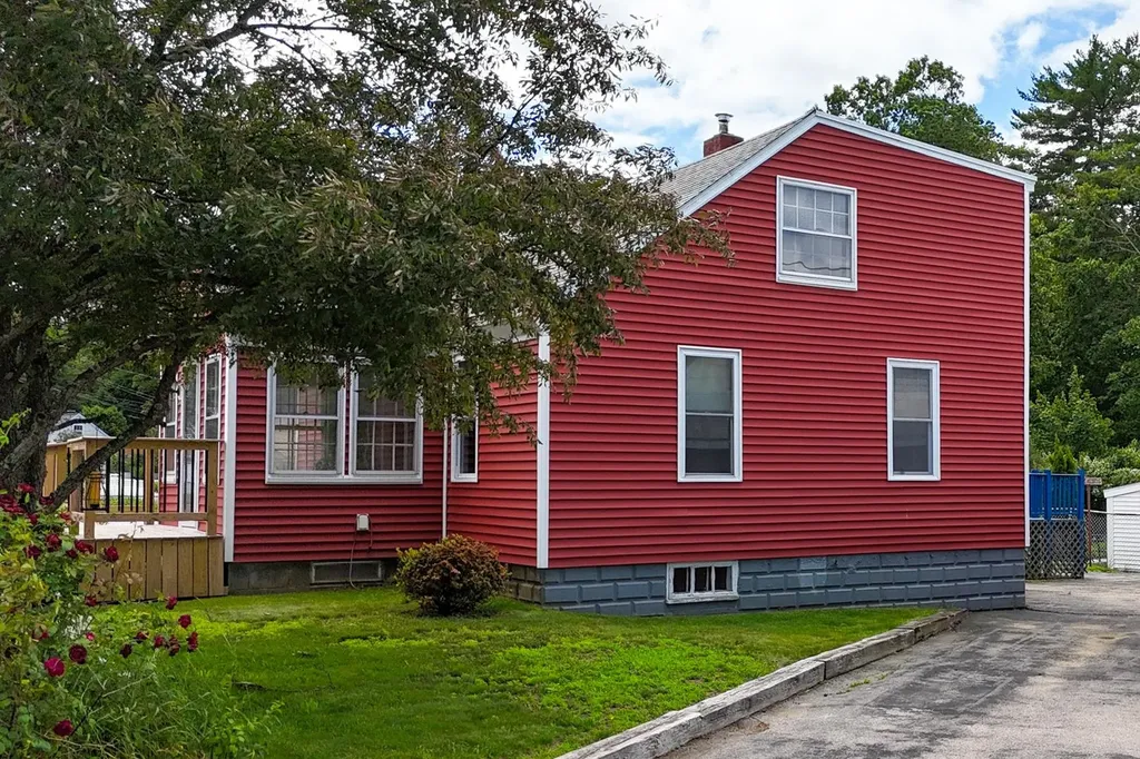 4 Sterling Road Kittery ME 03904