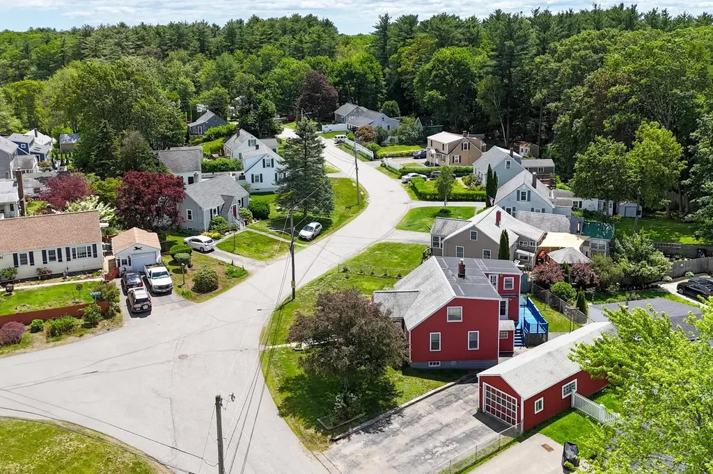 4 Sterling Road Kittery ME 03904