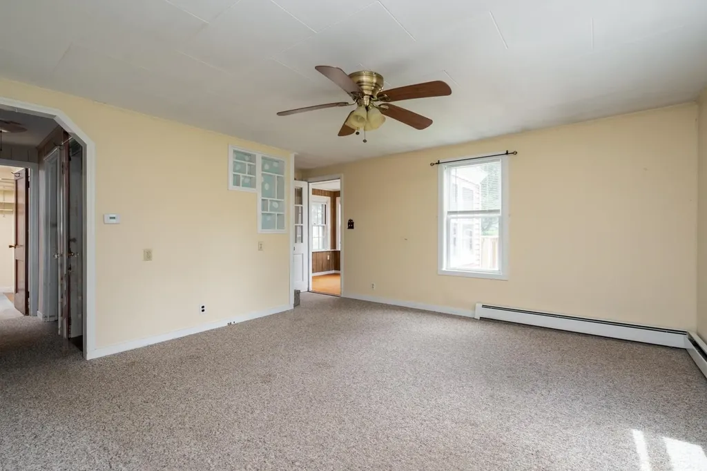 4 Sterling Road Kittery ME 03904