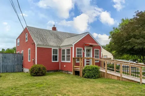 4 Sterling Road Kittery ME 03904