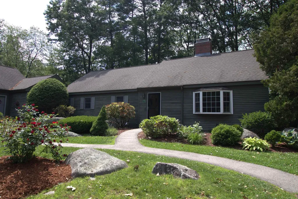 7 Minuteman Lane Exeter NH 03833
