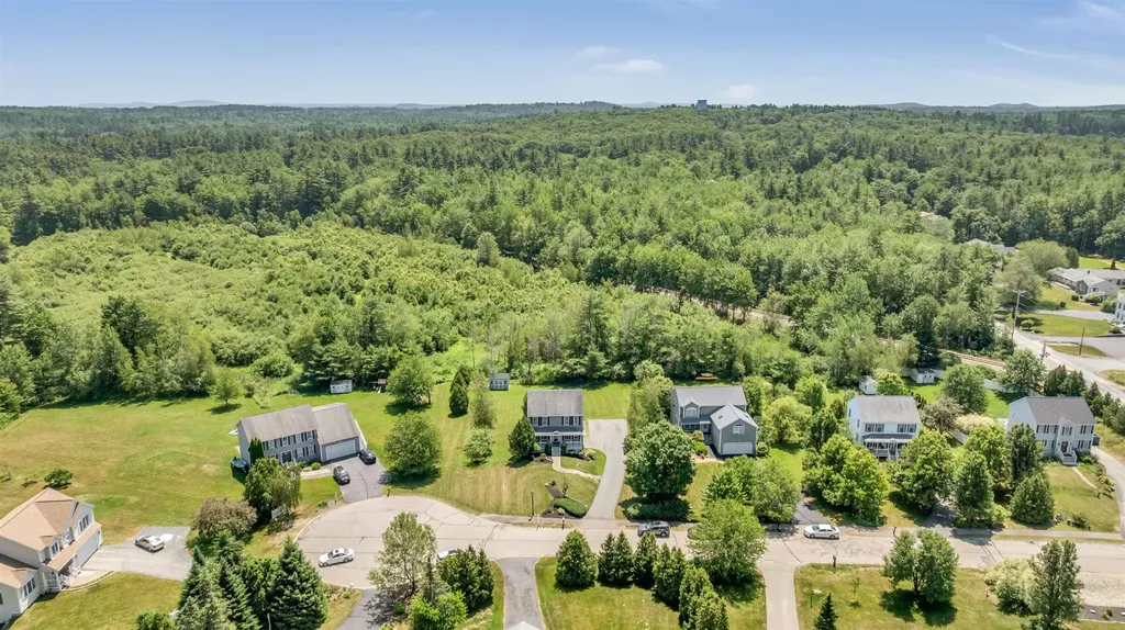 15 Winslow Drive Somersworth NH 03878