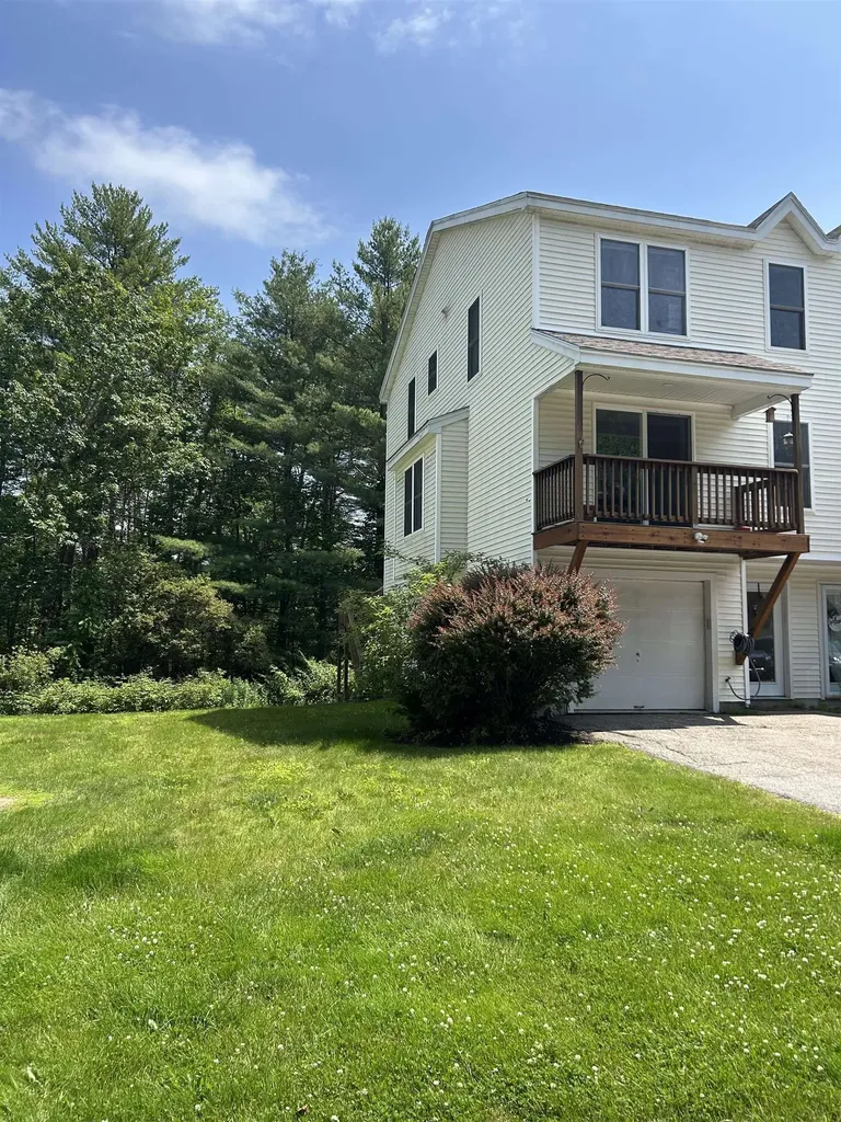 25 Chandler Lane Epping NH 03042