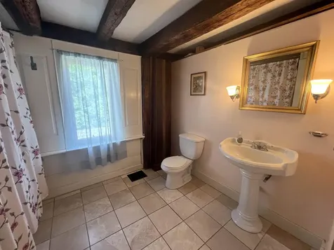 41 Amesbury Road Newton NH 03858