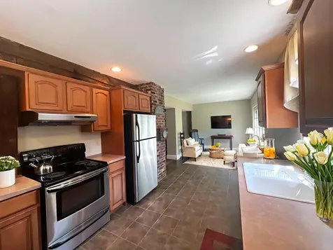 41 Amesbury Road Newton NH 03858