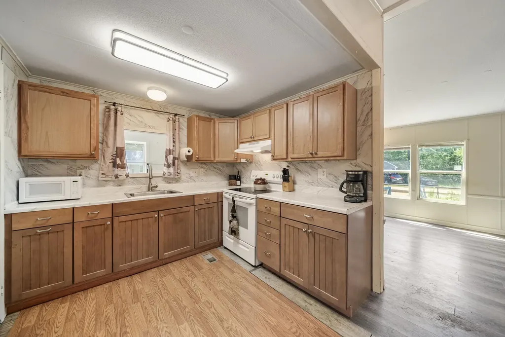 12 Circle Road Ossipee NH 03814