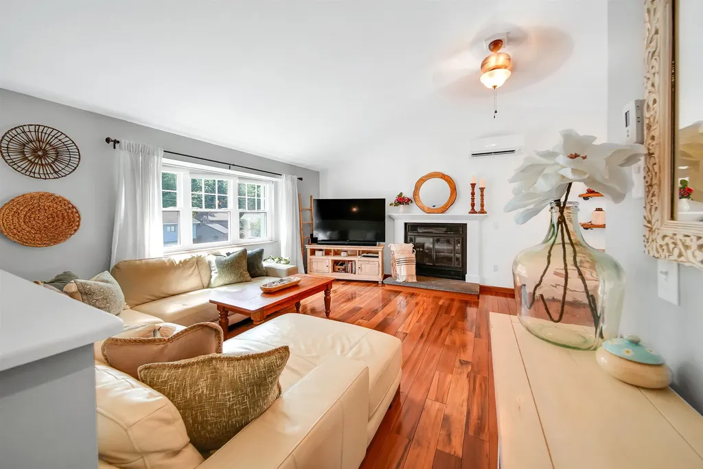 20 Cimmarron Drive Nashua NH 03062
