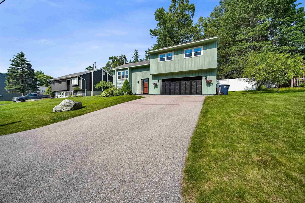 20 Cimmarron Drive Nashua NH 03062