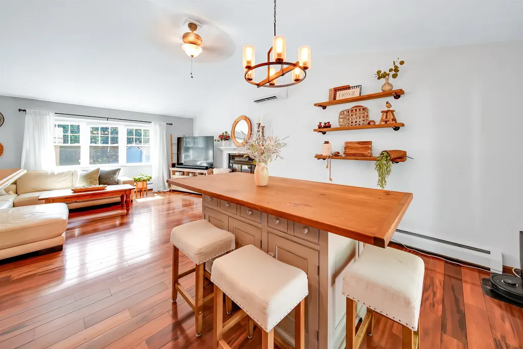 20 Cimmarron Drive Nashua NH 03062
