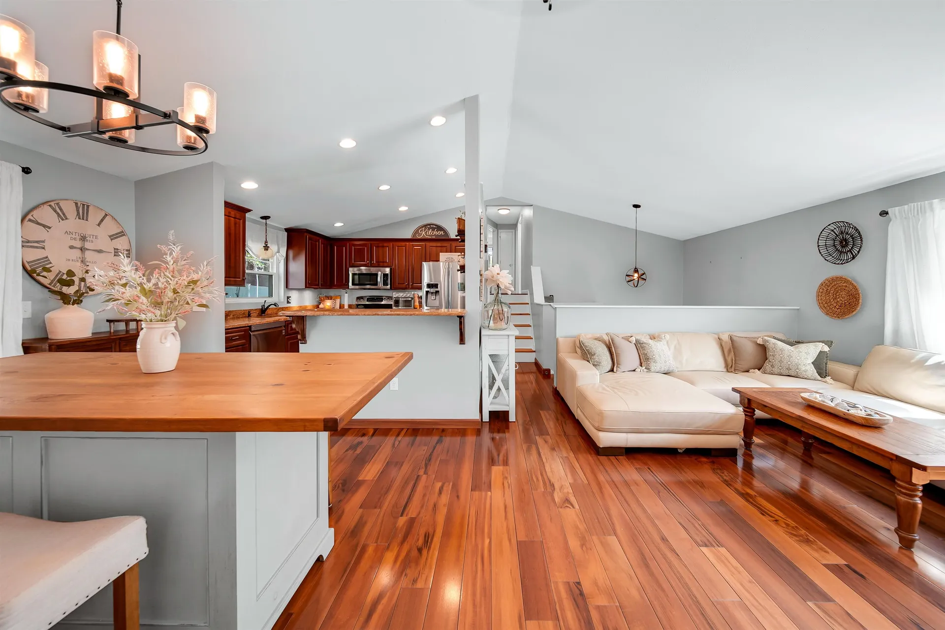 20 Cimmarron Drive Nashua NH 03062