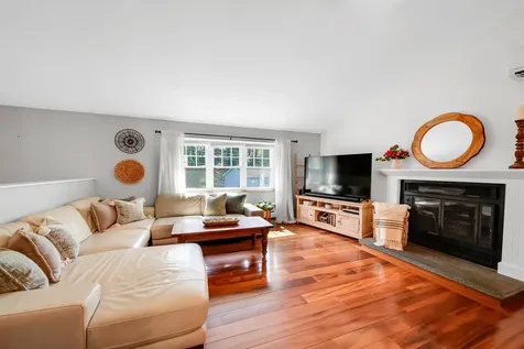20 Cimmarron Drive Nashua NH 03062